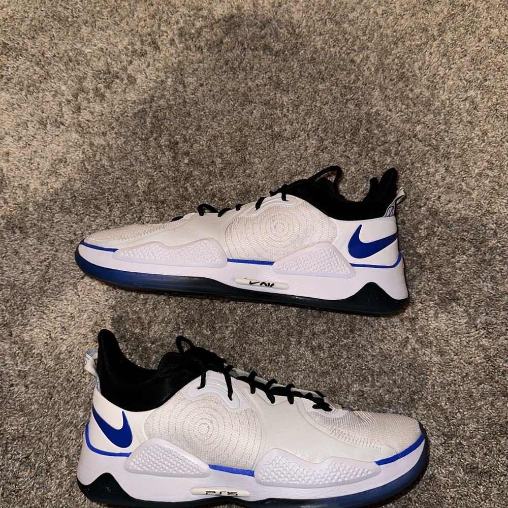 Nike PG 5 x PlayStation